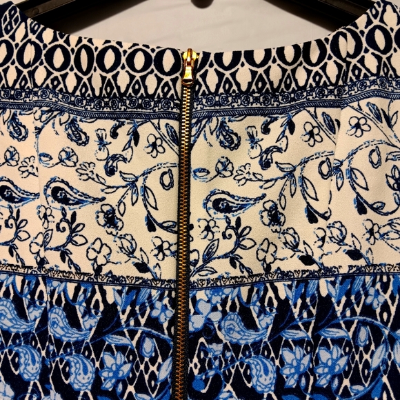 Gabby Skye EUC Women's Dress, Excellent Quality, Blue & White Patterned, Size 8 - Picture 7 of 9